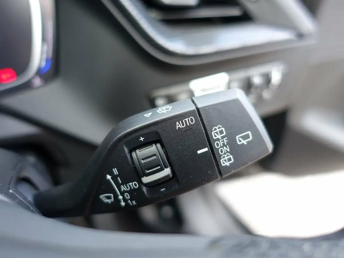 2021-bmw-1-series-15td-116d-sport-lcp-big-22