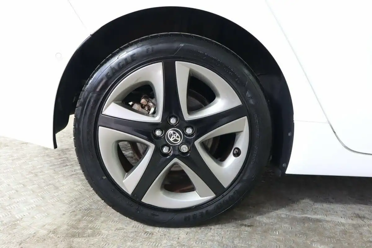 2019-toyota-prius-18-vvt-i-excel-cvt-big-26