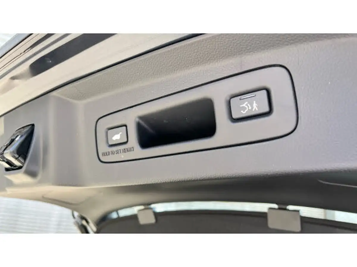 2023-honda-hr-v-15-i-mmd-advance-big-40