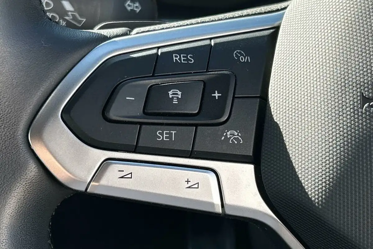 2022-volkswagen-taigo-10-tsi-r-line-dsg-big-40
