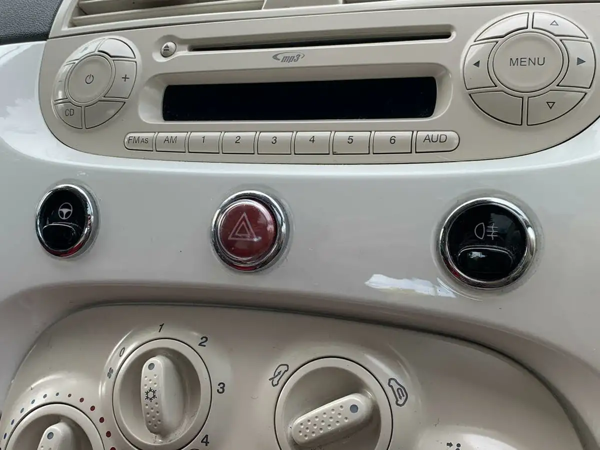 2011-fiat-500-12-lounge-big-35