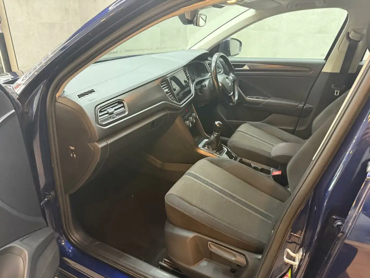 2019-volkswagen-t-roc-16tdi-se-big-36