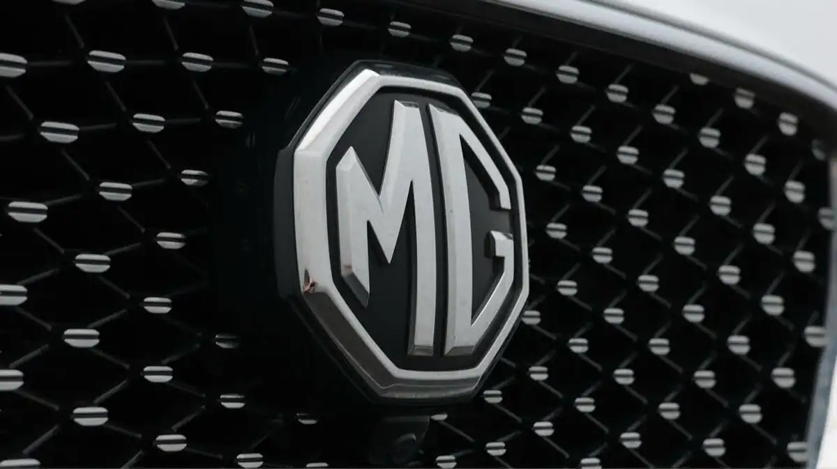 2022-mg-hs-15t-gdi-exclusive-162ps-big-24
