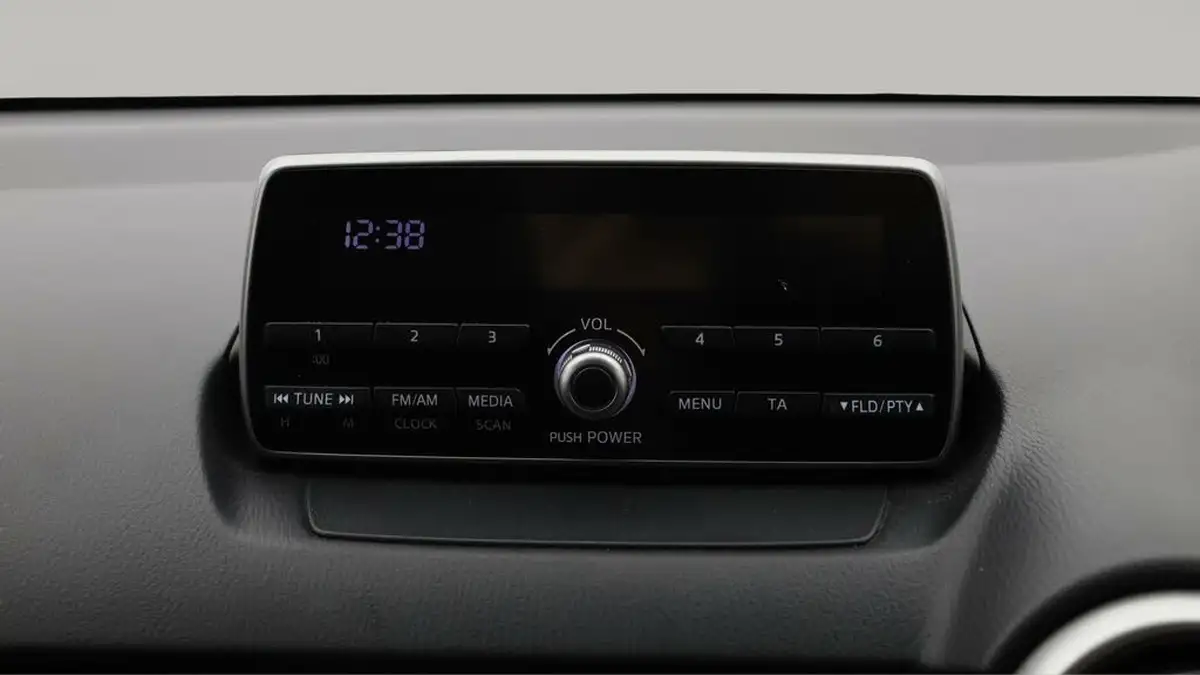 2020-mazda-mazda2-15-skyactiv-g-se-l-big-10