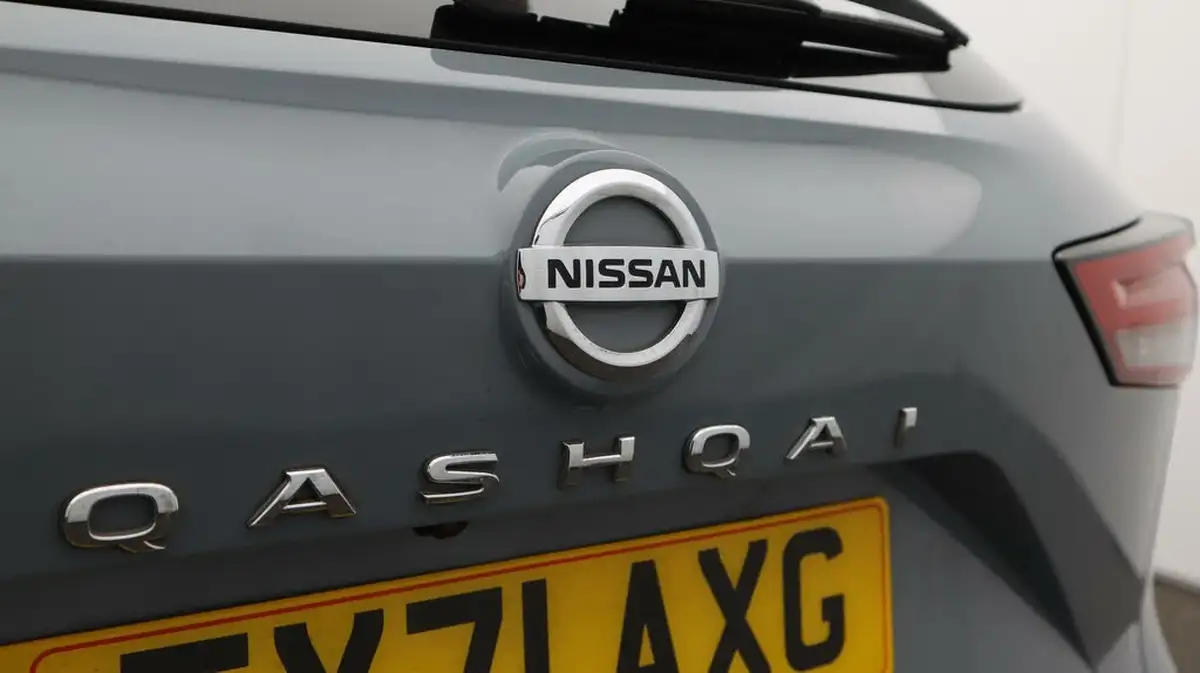 2021-nissan-qashqai-13-dig-t-premiere-edition-140ps-big-20