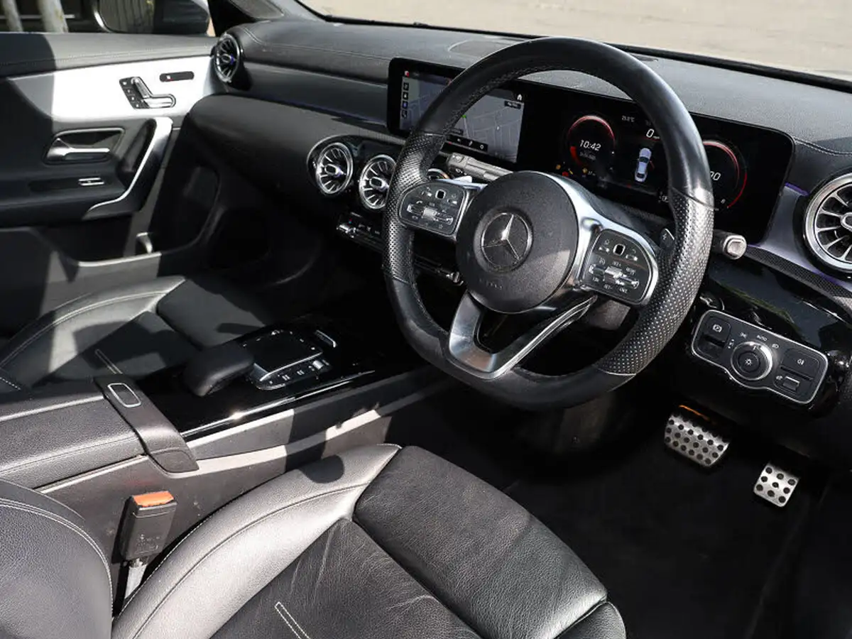 2021-mercedes-benz-cla-13-cla-180-amg-line-premium-plus-coupe-4d-big-14