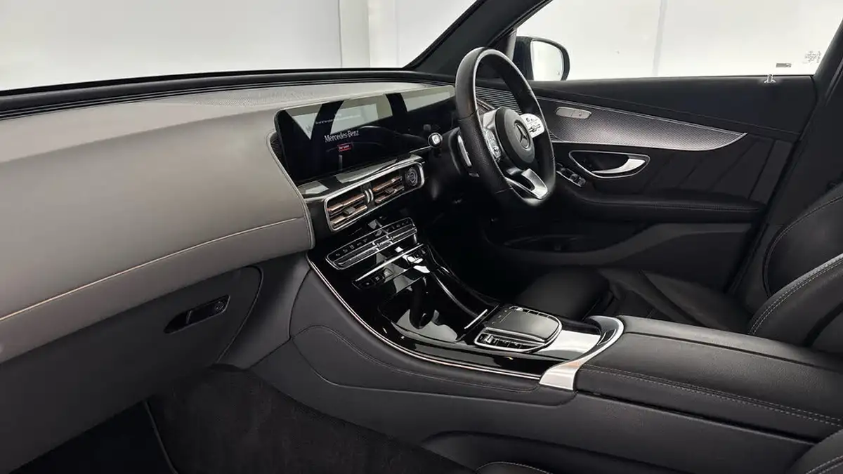 2022-mercedes-benz-eqc-e-eqc-400-amg-line-big-8