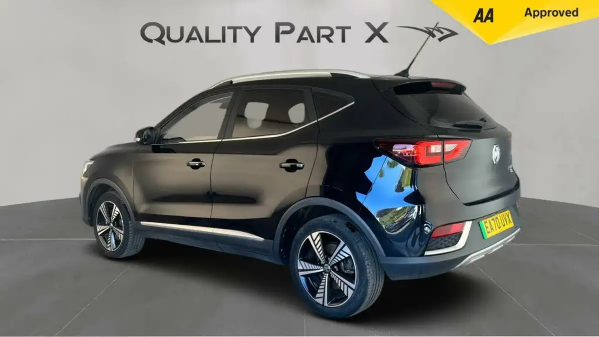 2020-mg-zs-suv-e-exclusive-ev-big-4