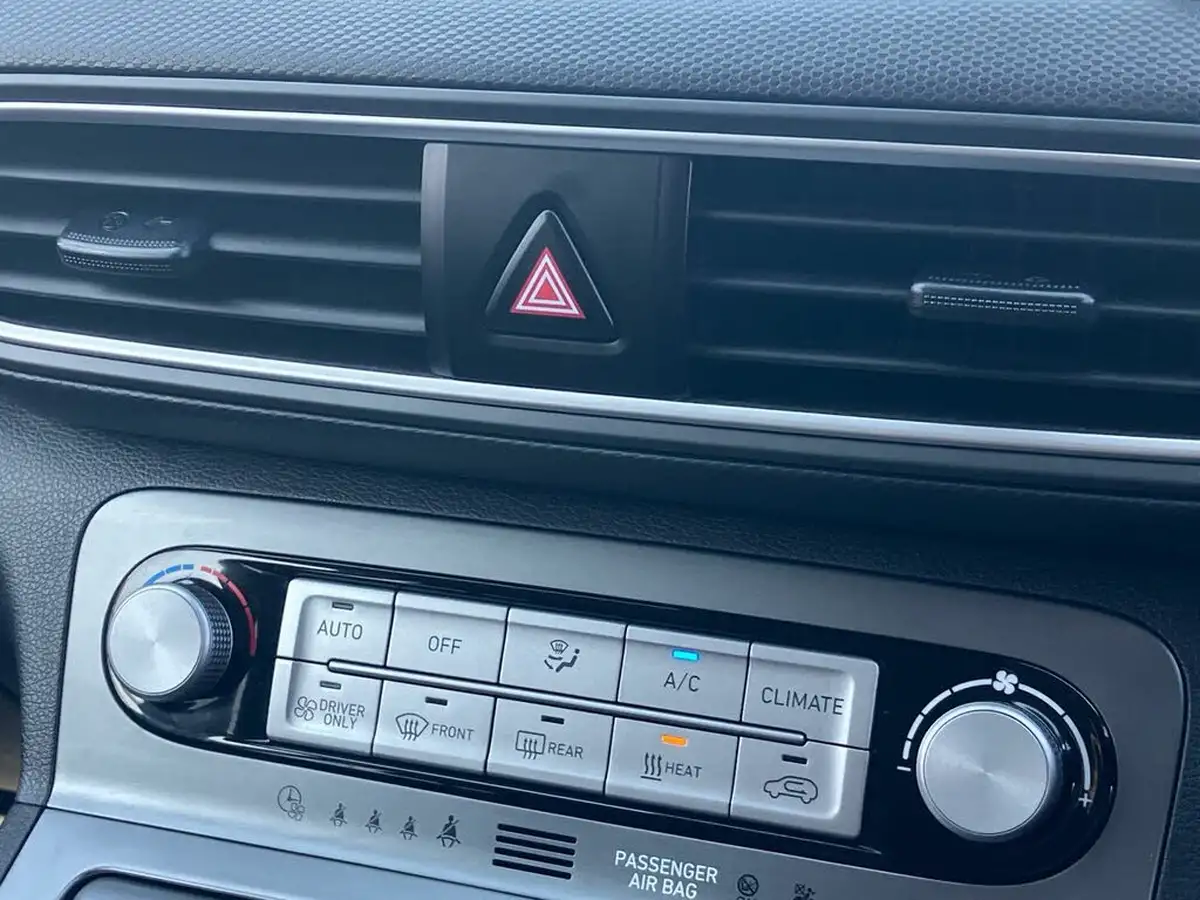 2020-hyundai-kona-e-premium-204ps-big-11