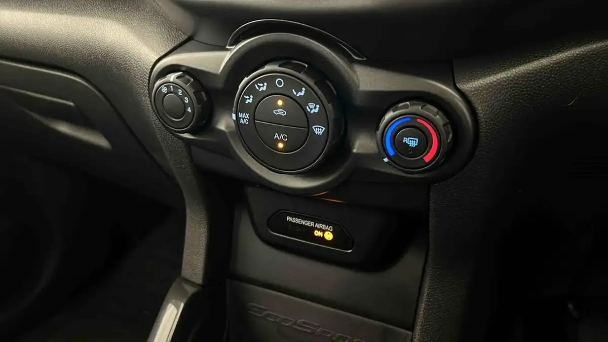 2017-ford-ecosport-10t-zetec-125ps-ss-big-19