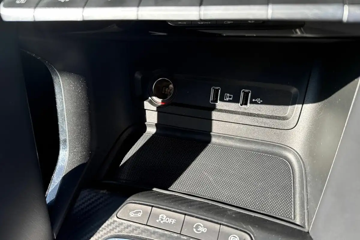 2023-mg-zs-suv-15-vti-tech-exclusive-big-25