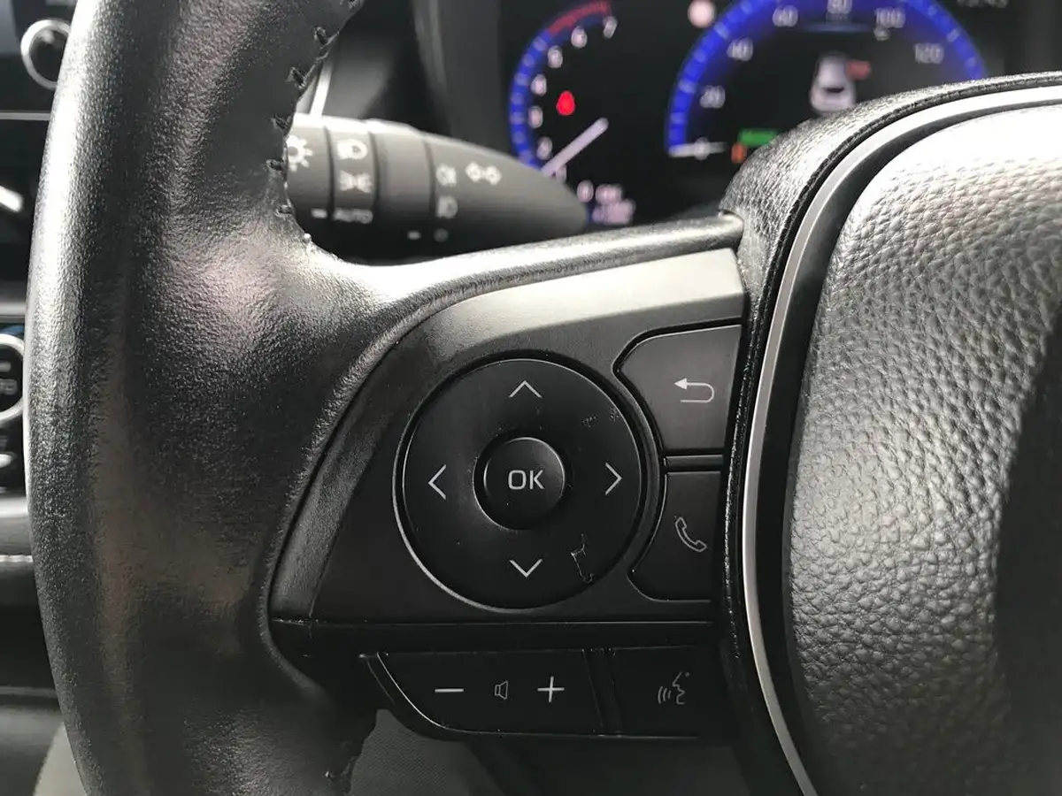 2022-toyota-corolla-18-vvt-i-icon-120bhp-trk-hatchback-5d-big-22