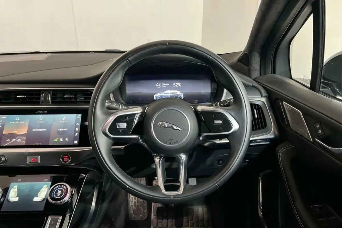 2023-jaguar-i-pace-ev400-hse-black-big-11
