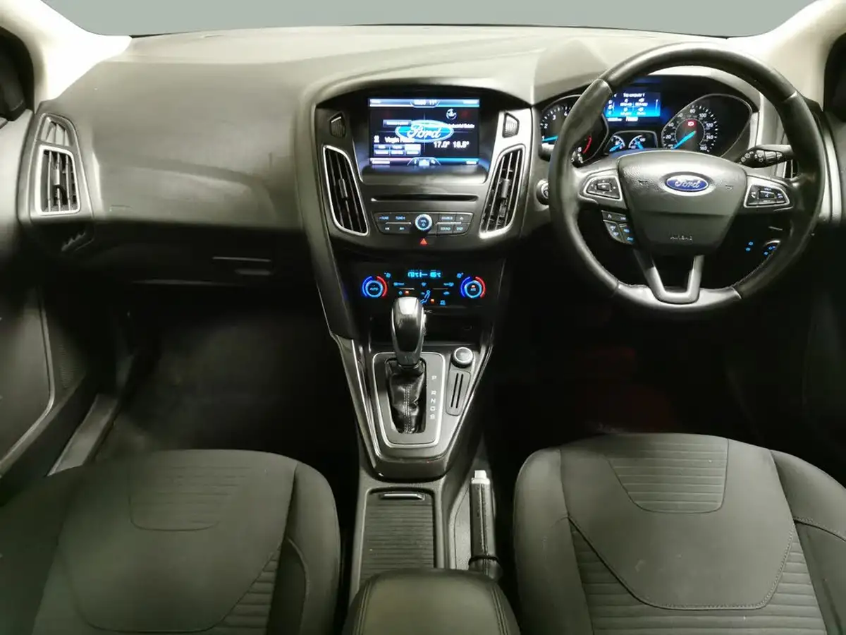 2015-ford-focus-16-titanium-estate-big-1