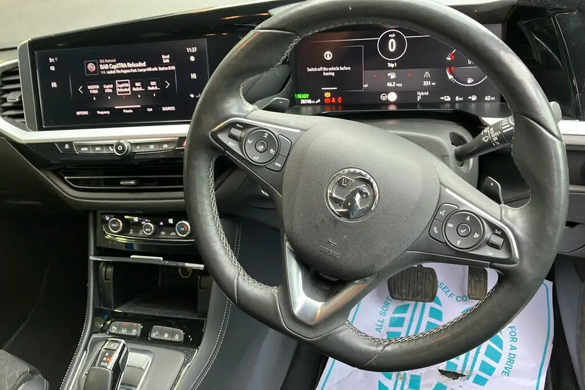 2022-vauxhall-grandland-16-elite-big-12