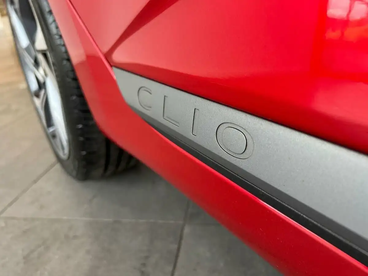 2020-renault-clio-13-tce-rs-line-big-34