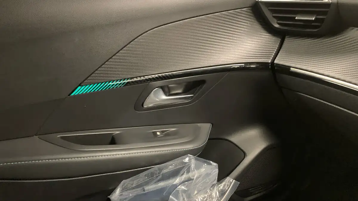 2022-peugeot-208-12-puretech-allure-100bhp-big-40