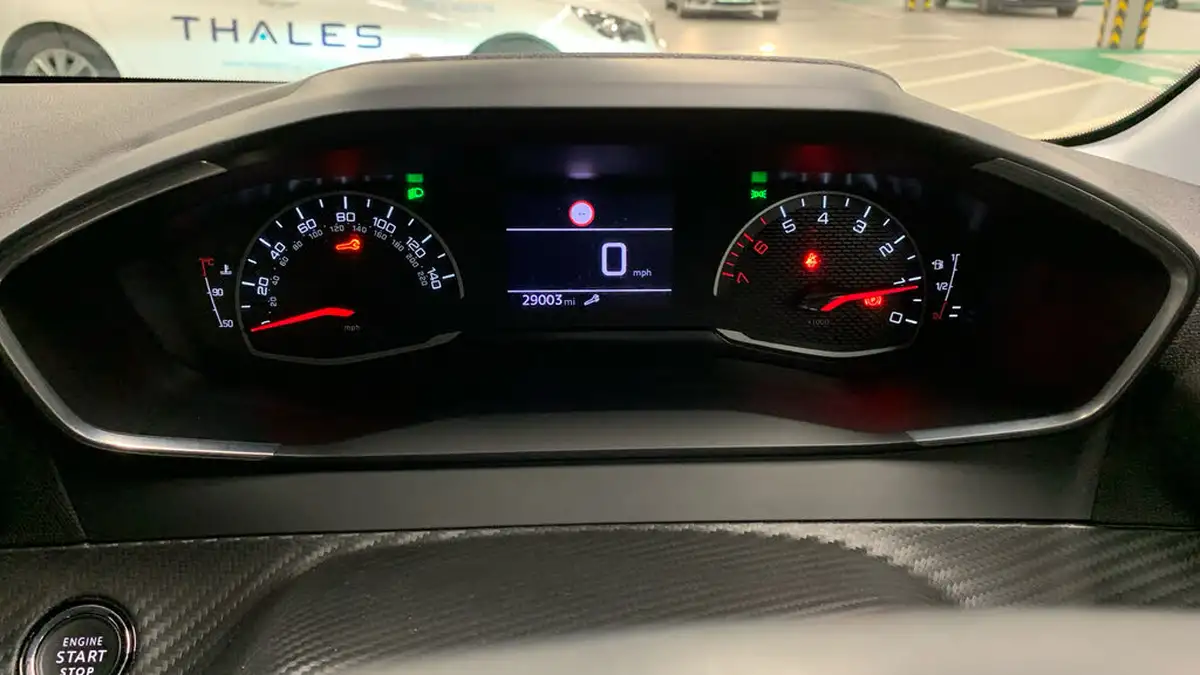 2022-peugeot-208-12-puretech-allure-100bhp-big-12