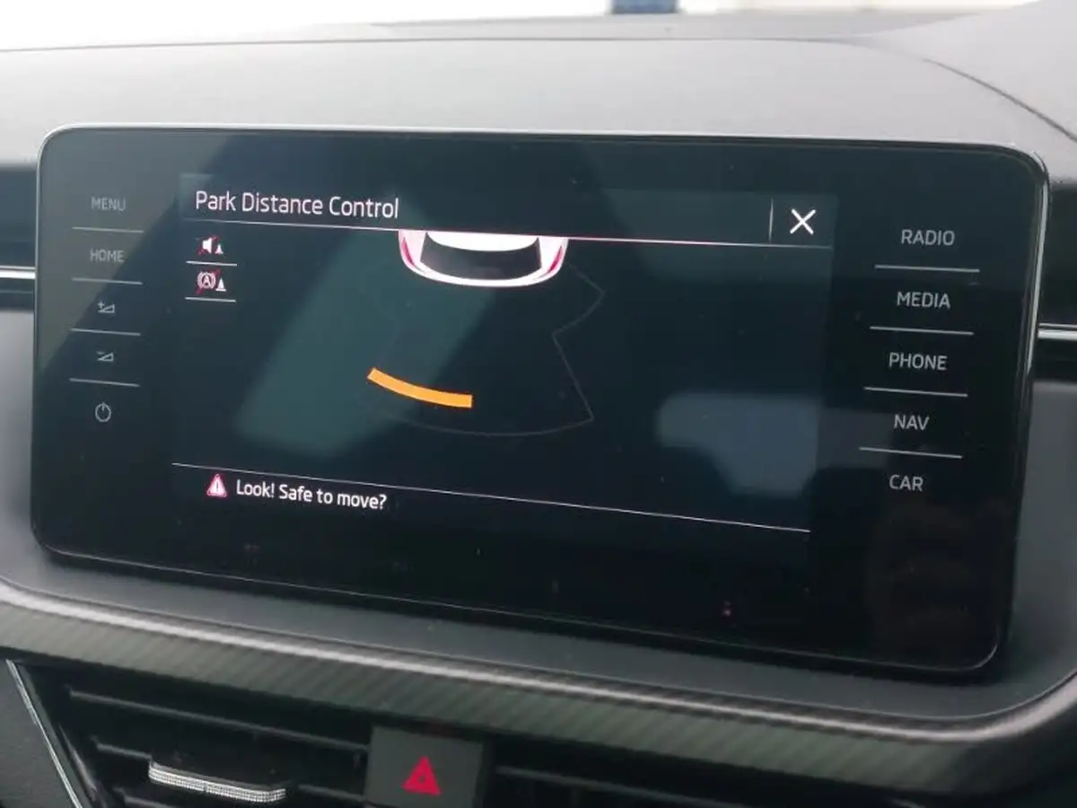 2022-skoda-kamiq-10-tsi-monte-carlo-111ps-dsg-big-12
