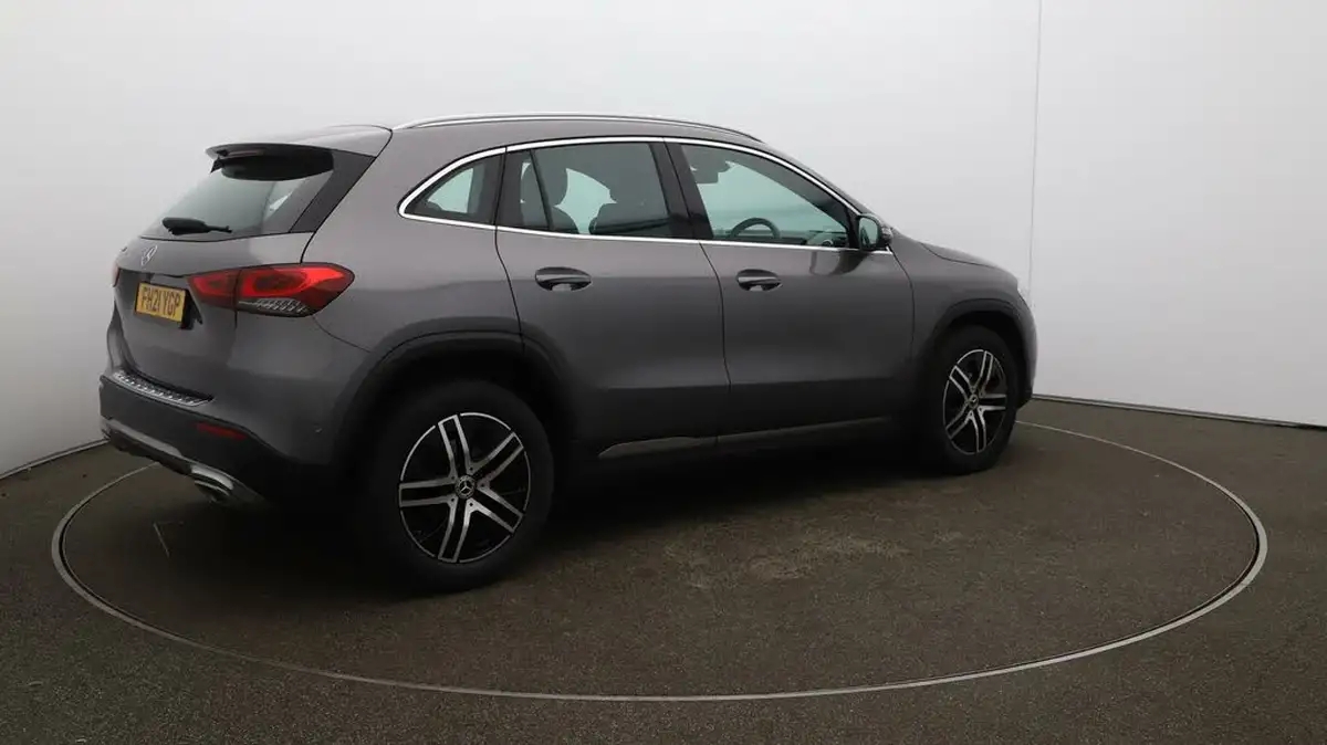 2021-mercedes-benz-gla-class-13-gla-200-sport-executive-big-45
