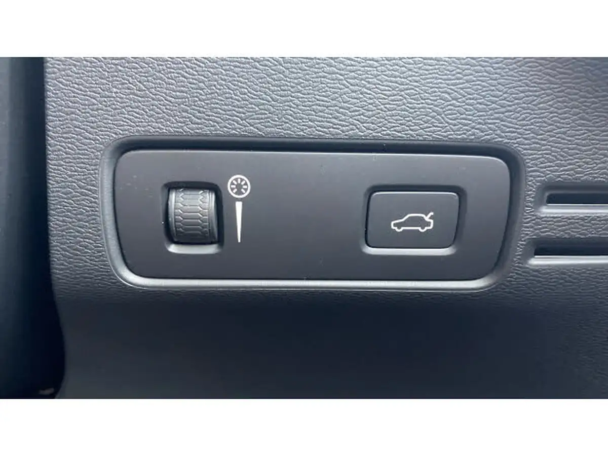 2021-volvo-xc40-15-t3-r-design-pro-163bhp-geartronic-big-36