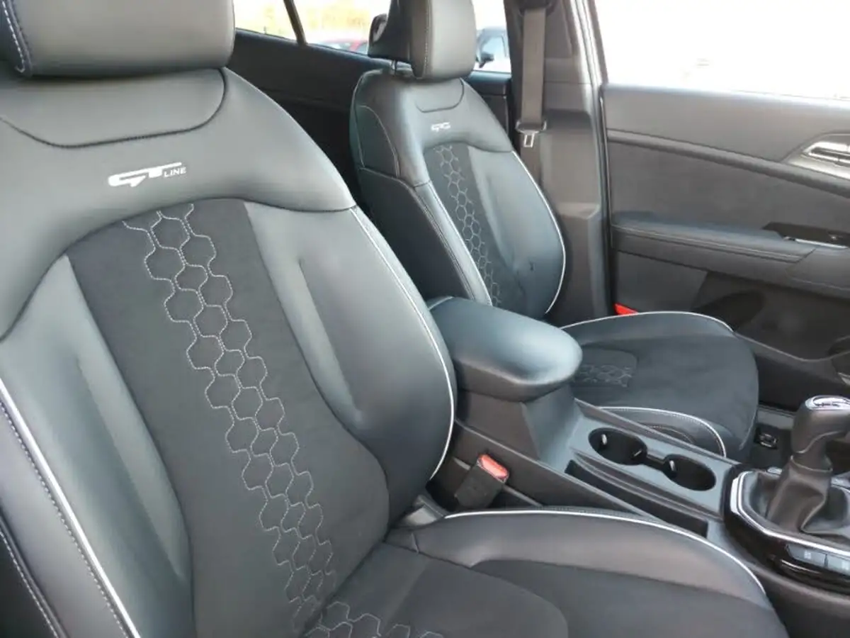 2023-kia-sportage-16-t-gdi-gt-line-148bhp-big-12
