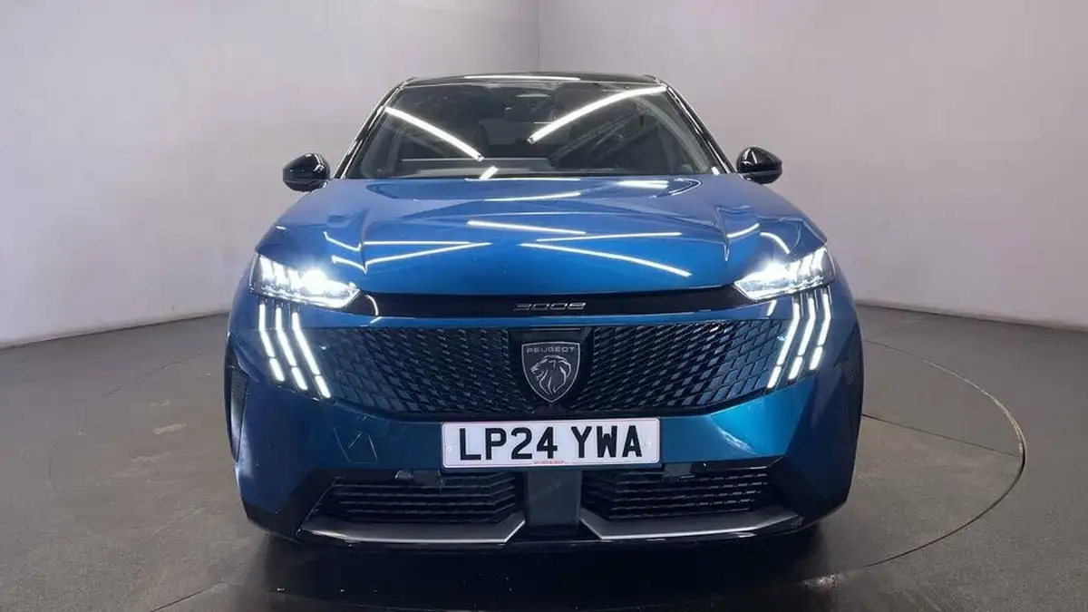 2023-peugeot-3008-suv-e-gt-big-9