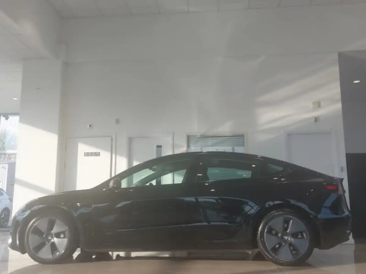 2021-tesla-model-3-e-long-range-awd-big-3