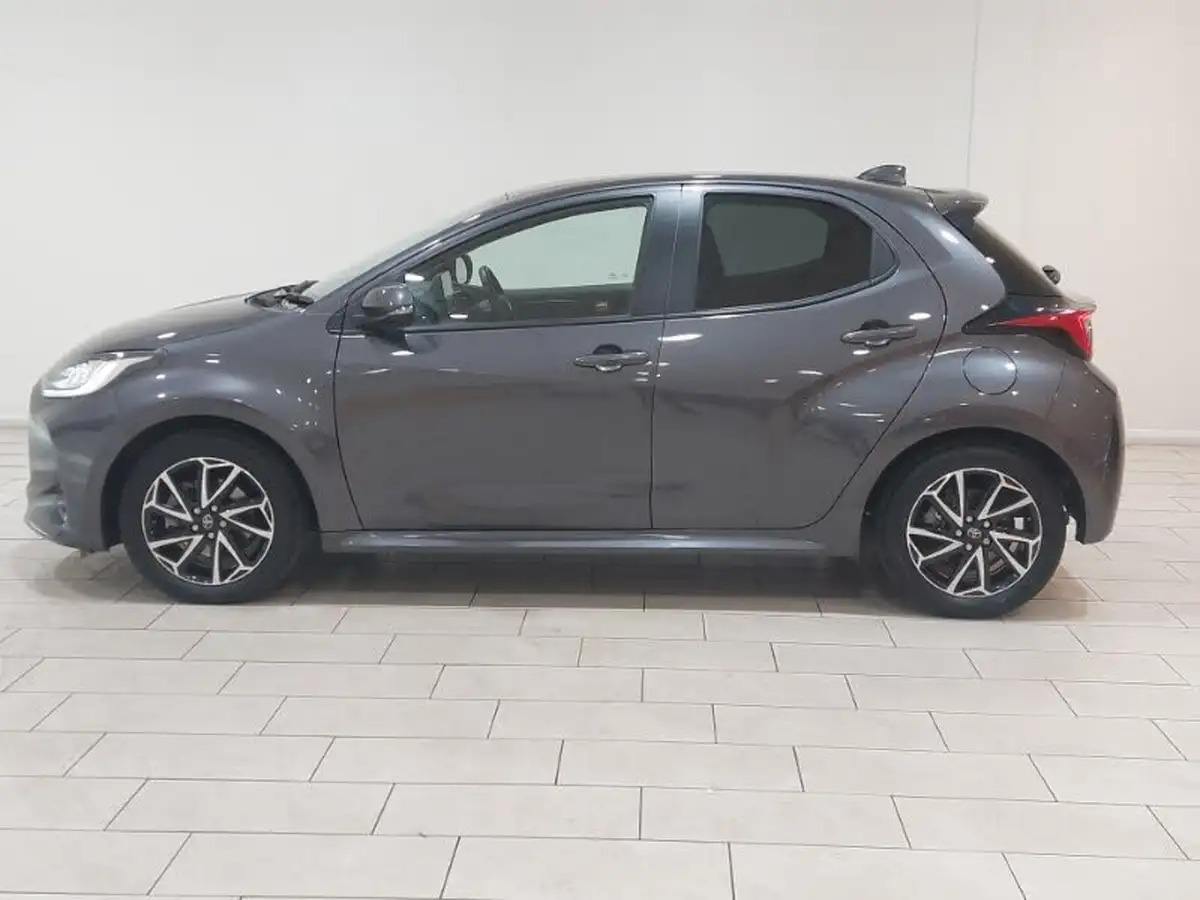 2022-toyota-yaris-15-vvt-i-design-big-3