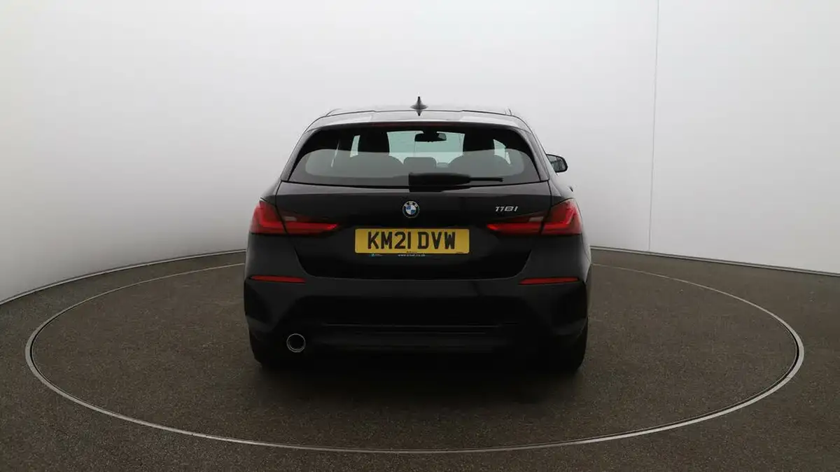2021-bmw-1-series-15-118i-sport-lcp-big-48