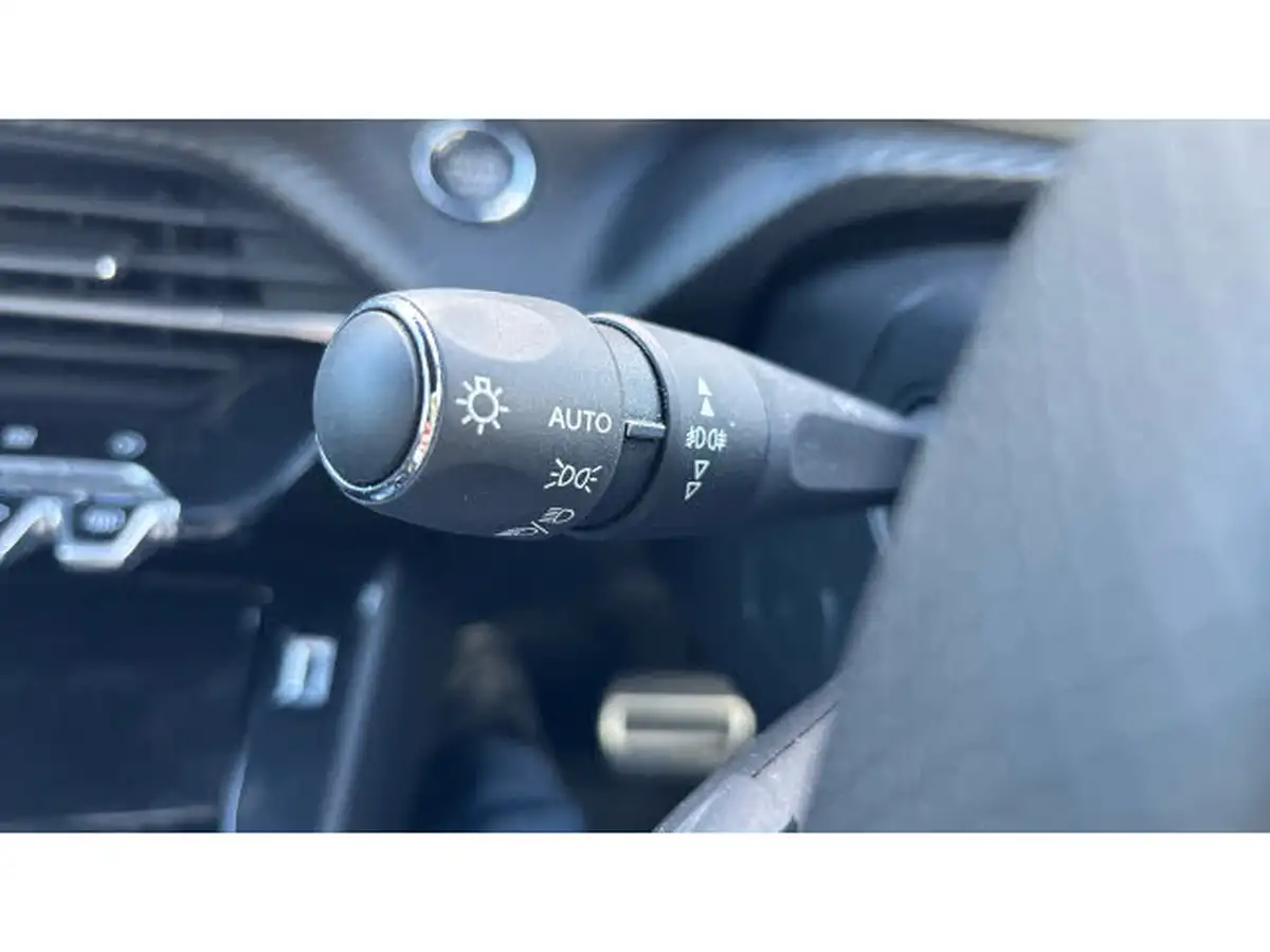 2022-peugeot-2008-suv-e-gt-premium-big-32