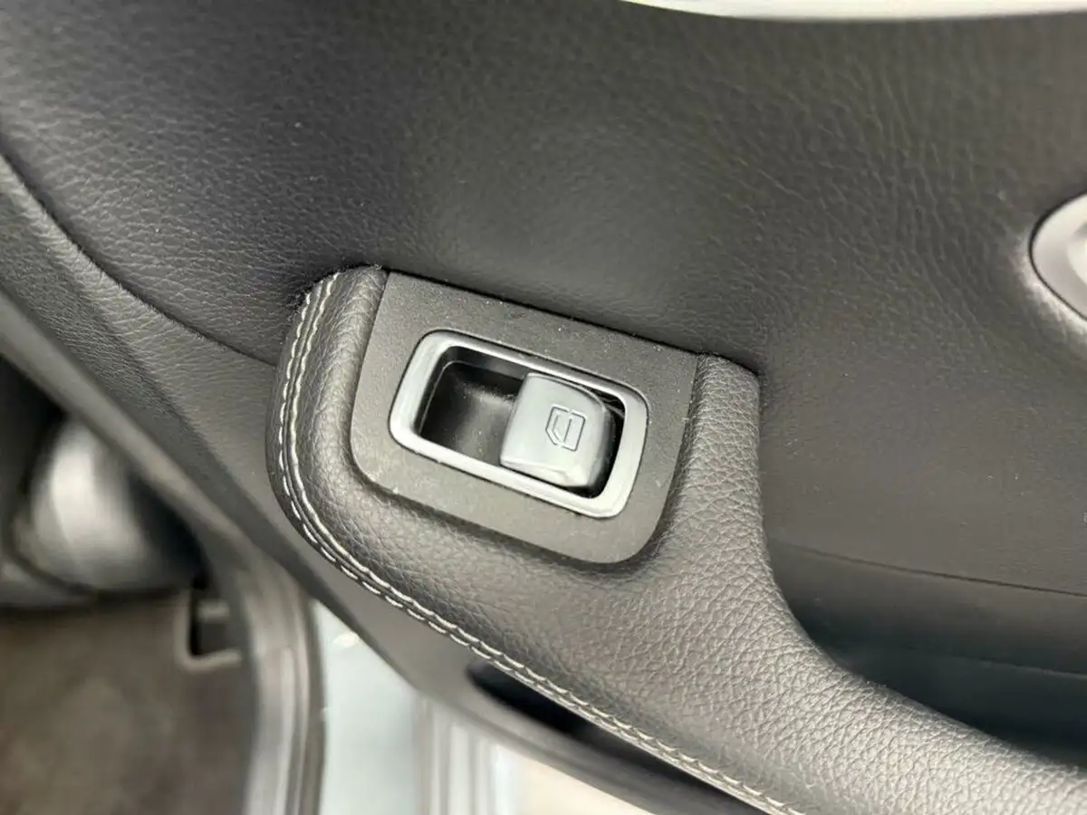 2019-mercedes-benz-c-class-20d-c300d-amg-line-245ps-ss-estate-5d-big-50