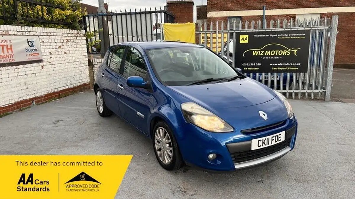 2011-renault-clio-15td-dynamique-tom-tom-15dci-fap-hatchback-5d-big-2