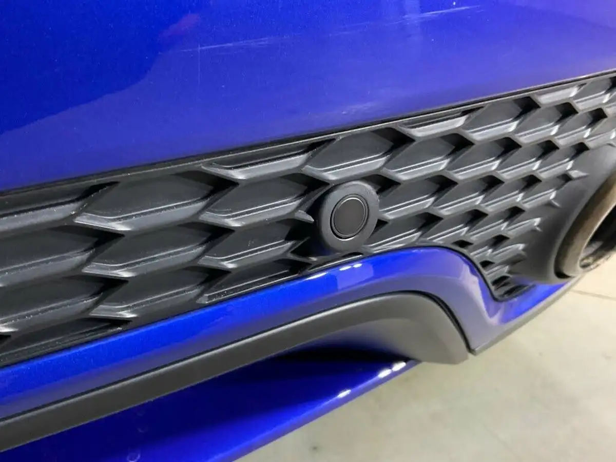 2018-jaguar-e-pace-20-i4d-r-dynamic-hse-240ps-ss-big-64