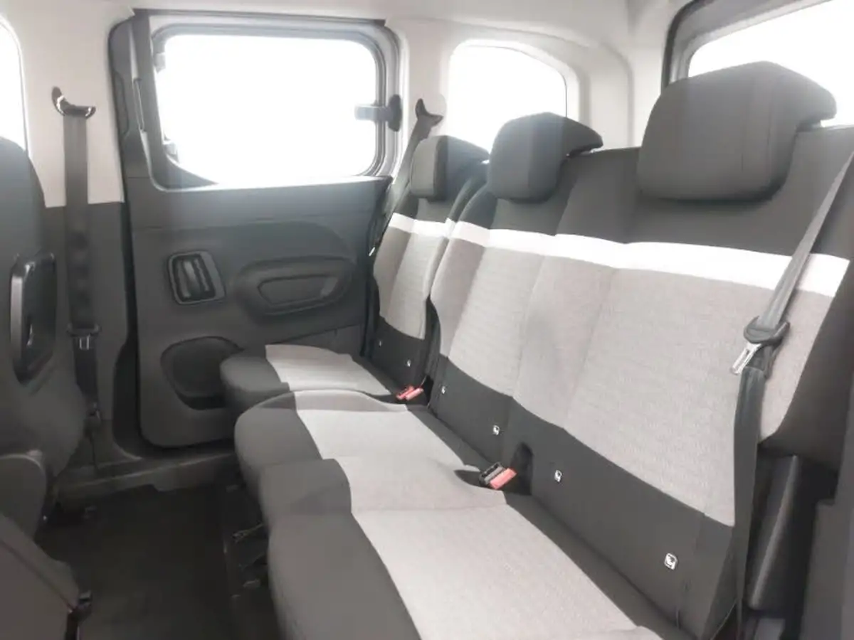 2025-citroen-berlingo-15bluehdi-plus-m-size-130ps-eat8-big-5