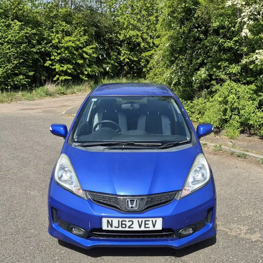 2012-honda-jazz-14-si-big-3