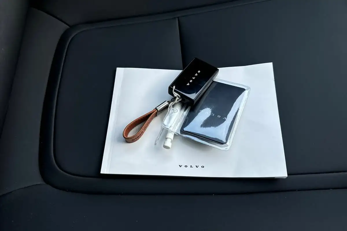 2025-volvo-ex30-e-single-motor-ultra-big-24
