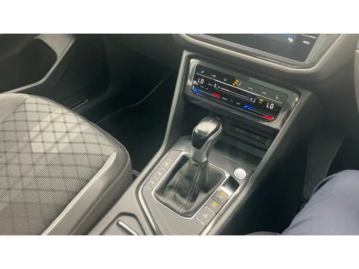 2022-volkswagen-tiguan-allspace-15-tsi-r-line-big-13