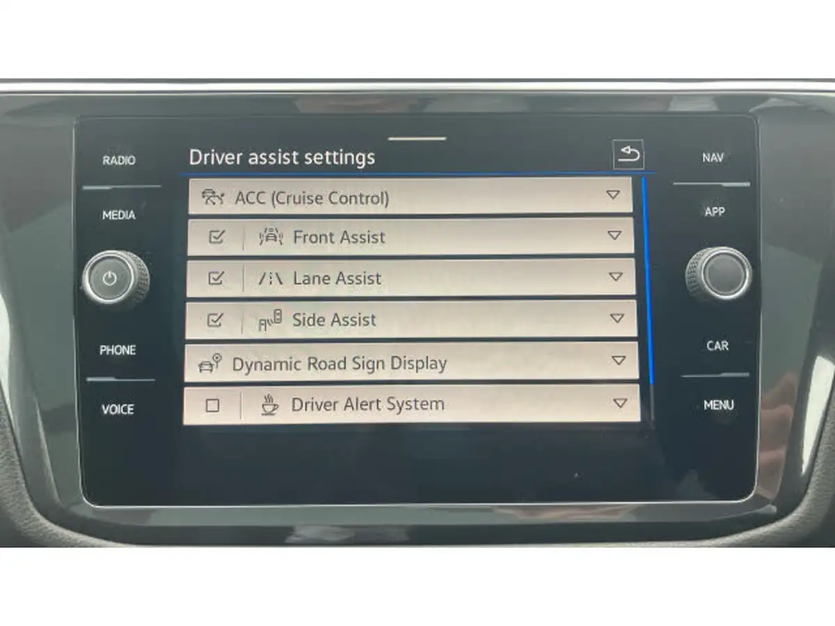 2022-volkswagen-tiguan-allspace-15-tsi-r-line-big-37