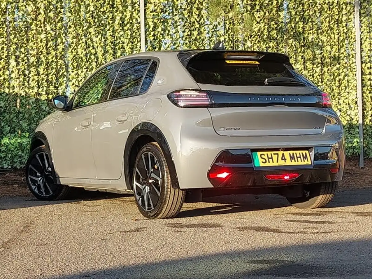 2024-peugeot-208-e-gt-136ps-50kwh-big-1