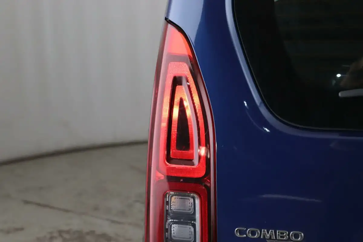2020-vauxhall-combo-life-15-energy-130ps-big-8