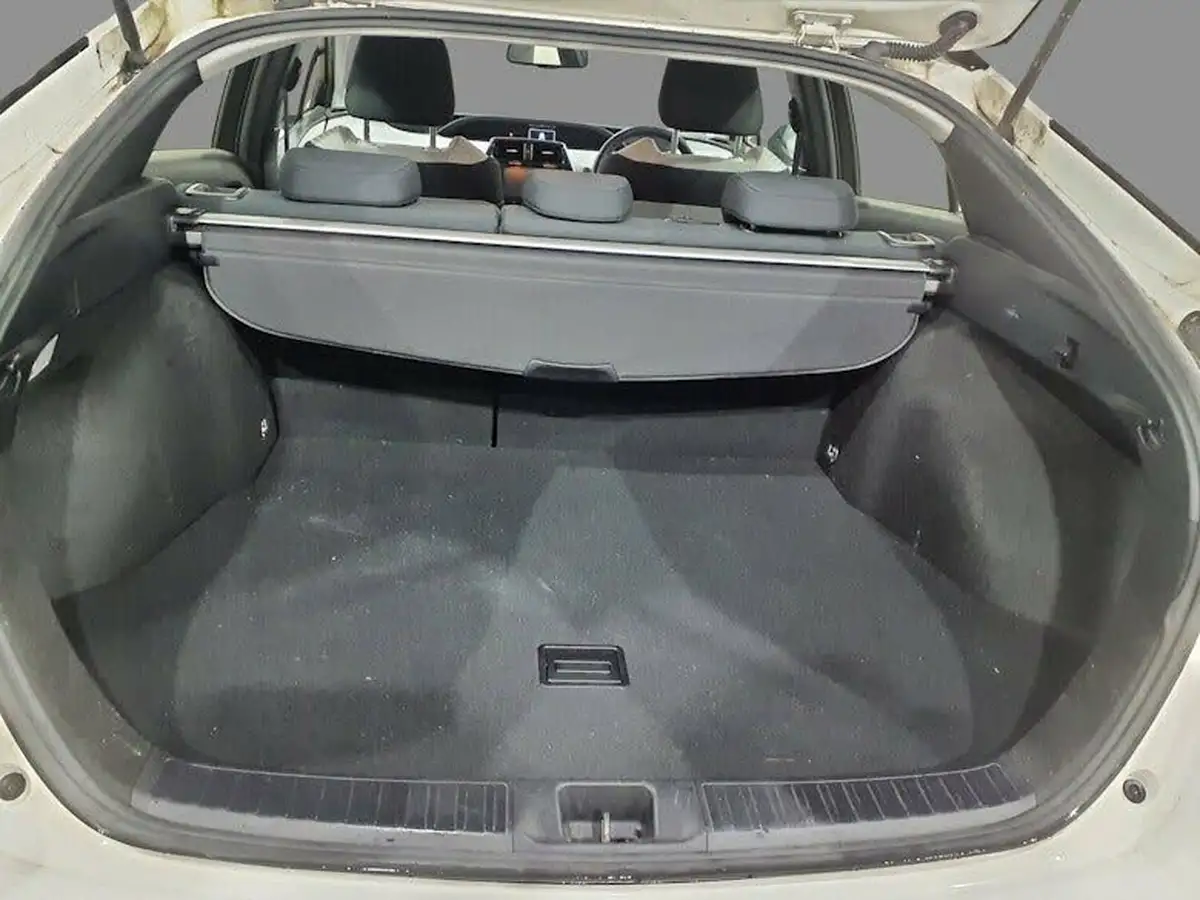 2021-toyota-prius-18-vvt-i-business-edition-plus-cvt-big-6