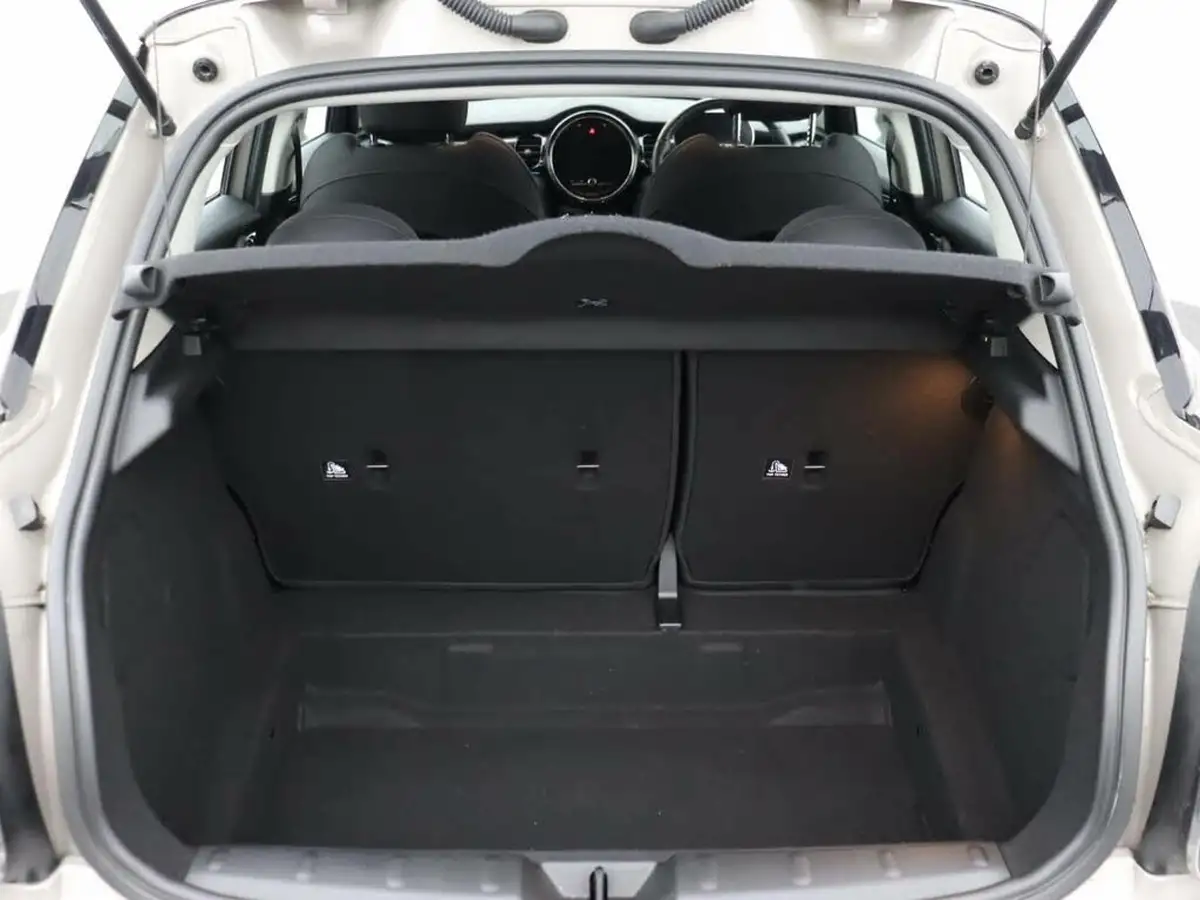 2022-mini-cooper-20-cooper-s-classic-hatchback-5d-auto-big-9