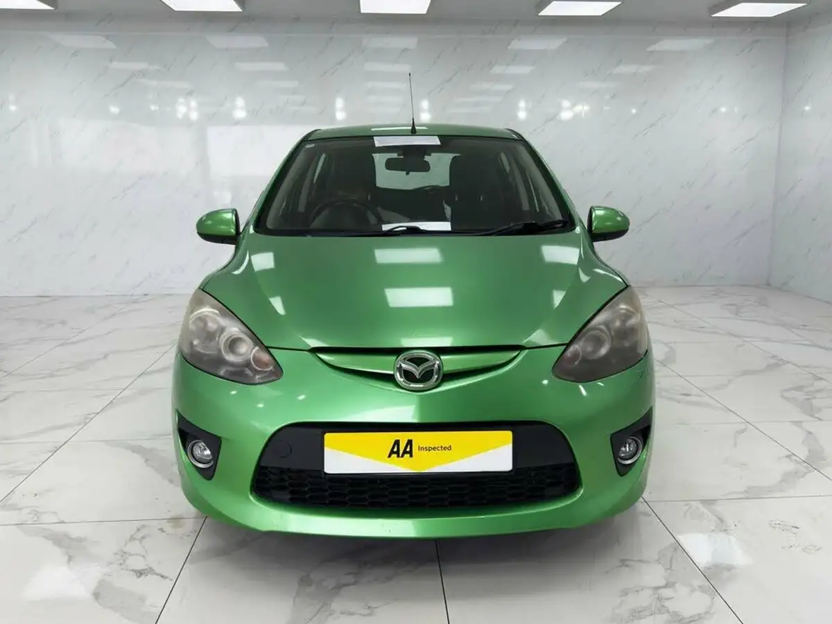 2009-mazda-mazda2-15-sport-5d-big-2