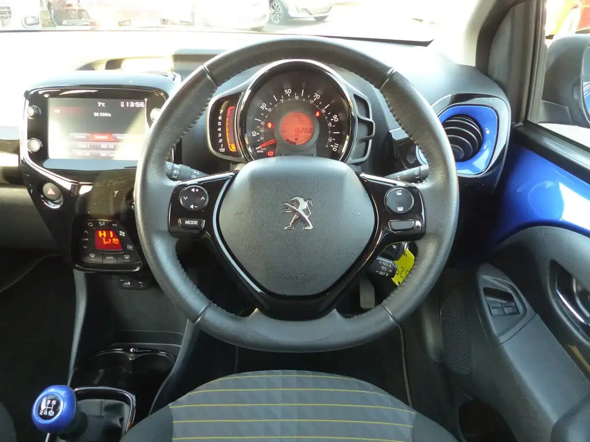 2022-peugeot-108-10-collection-big-10