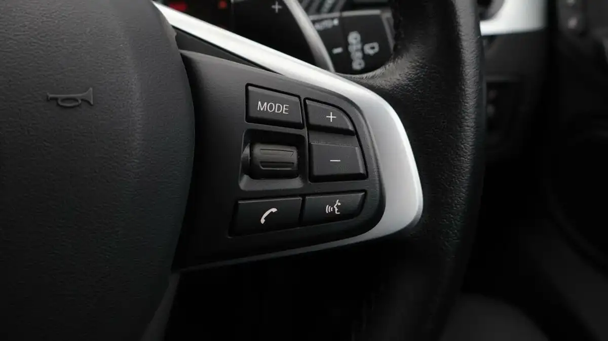 2022-bmw-x1-20-xdrive20i-xline-big-25