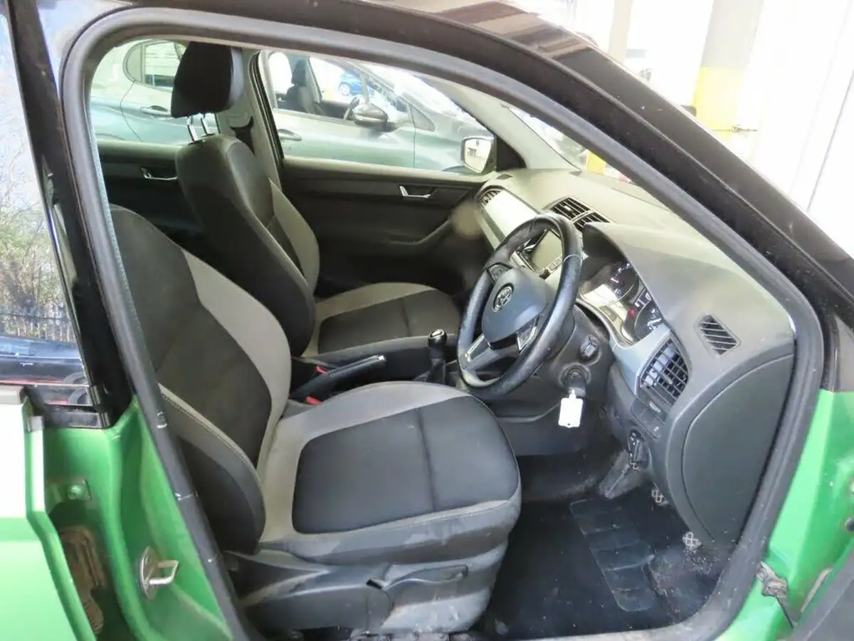 2017-skoda-fabia-10-tsi-colour-edition-big-6