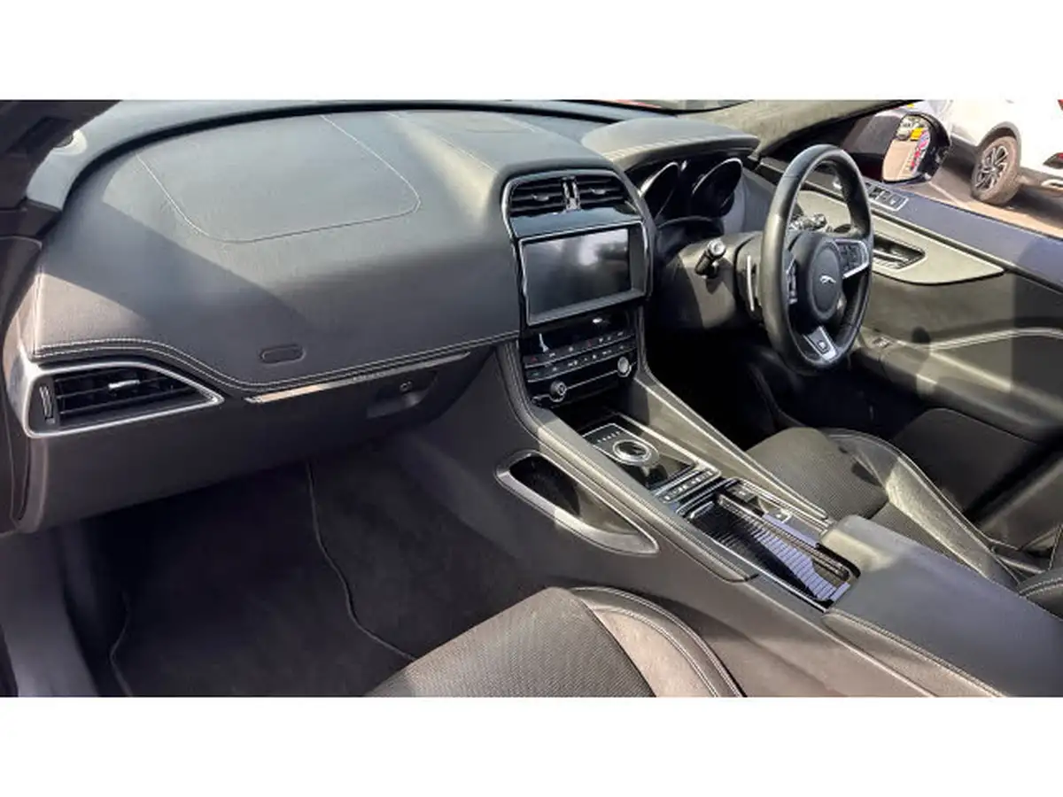 2019-jaguar-f-pace-20-i4d-r-sport-180ps-ss-auto-big-8