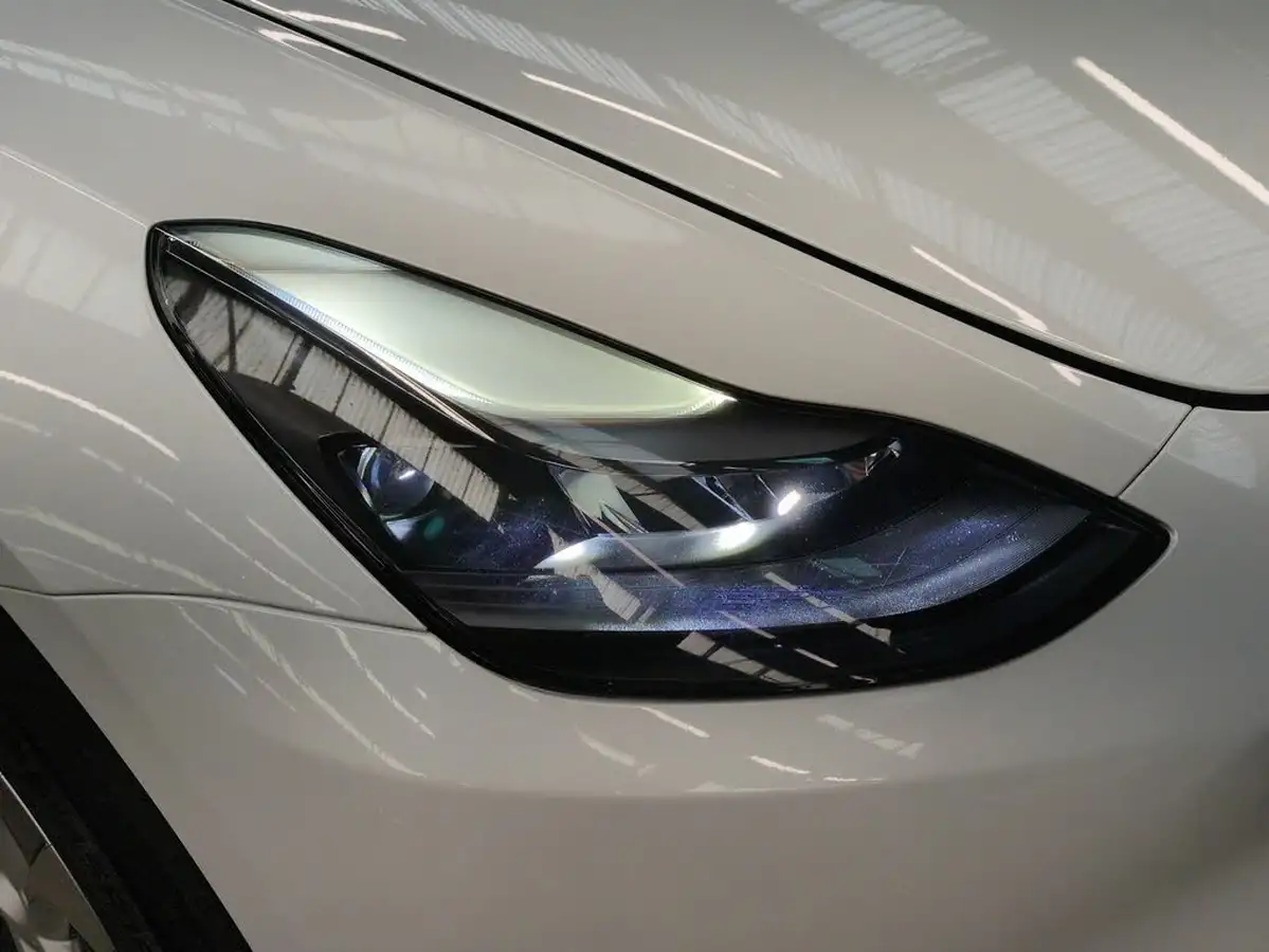 2023-tesla-model-y-e-rwd-big-19