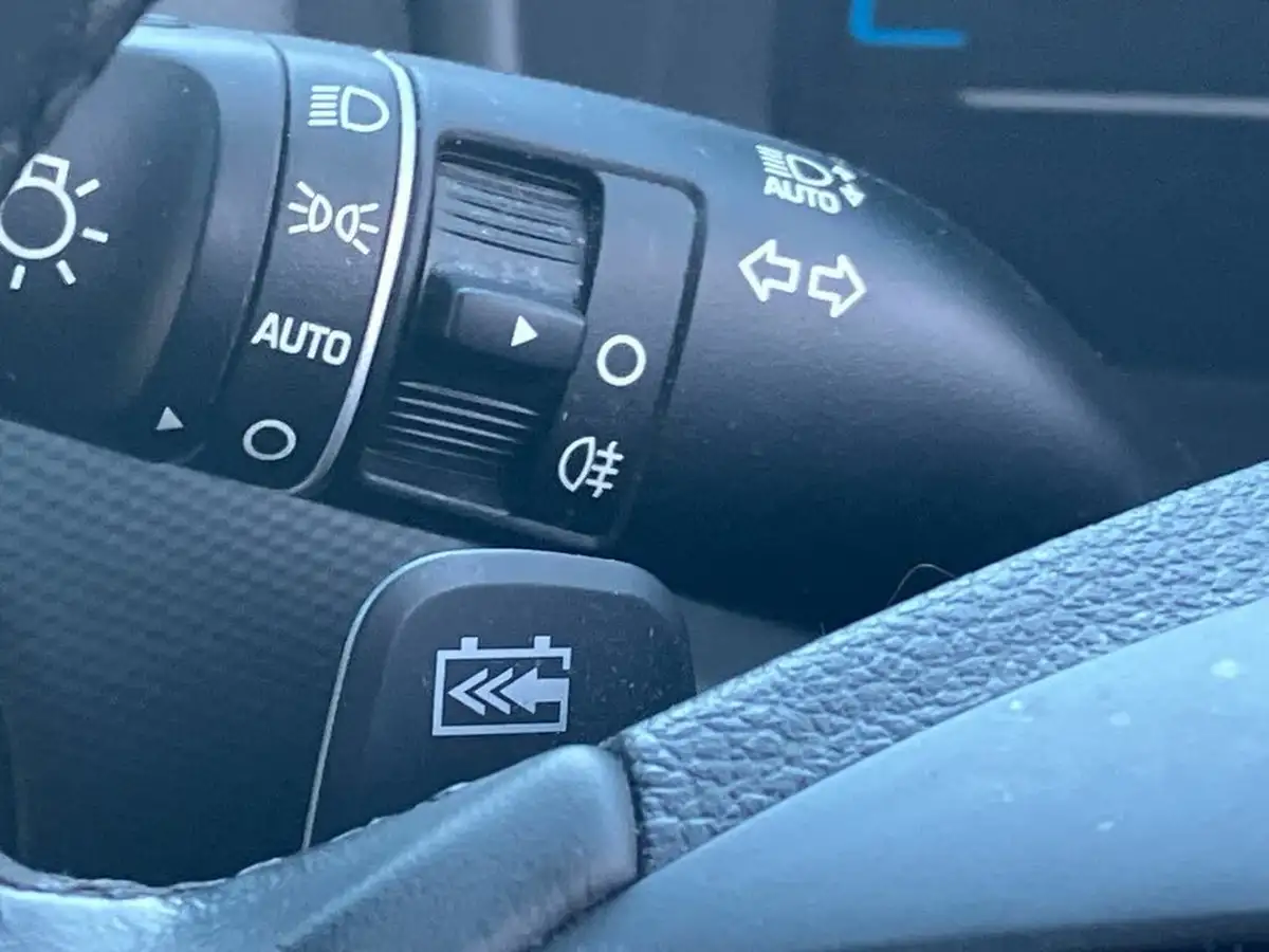 2020-hyundai-kona-e-premium-se-64kwh-7kw-obc-big-46